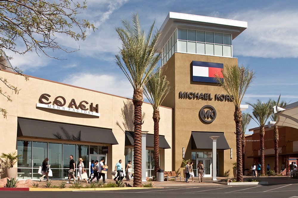 4K] Las Vegas North Premium Outlets 