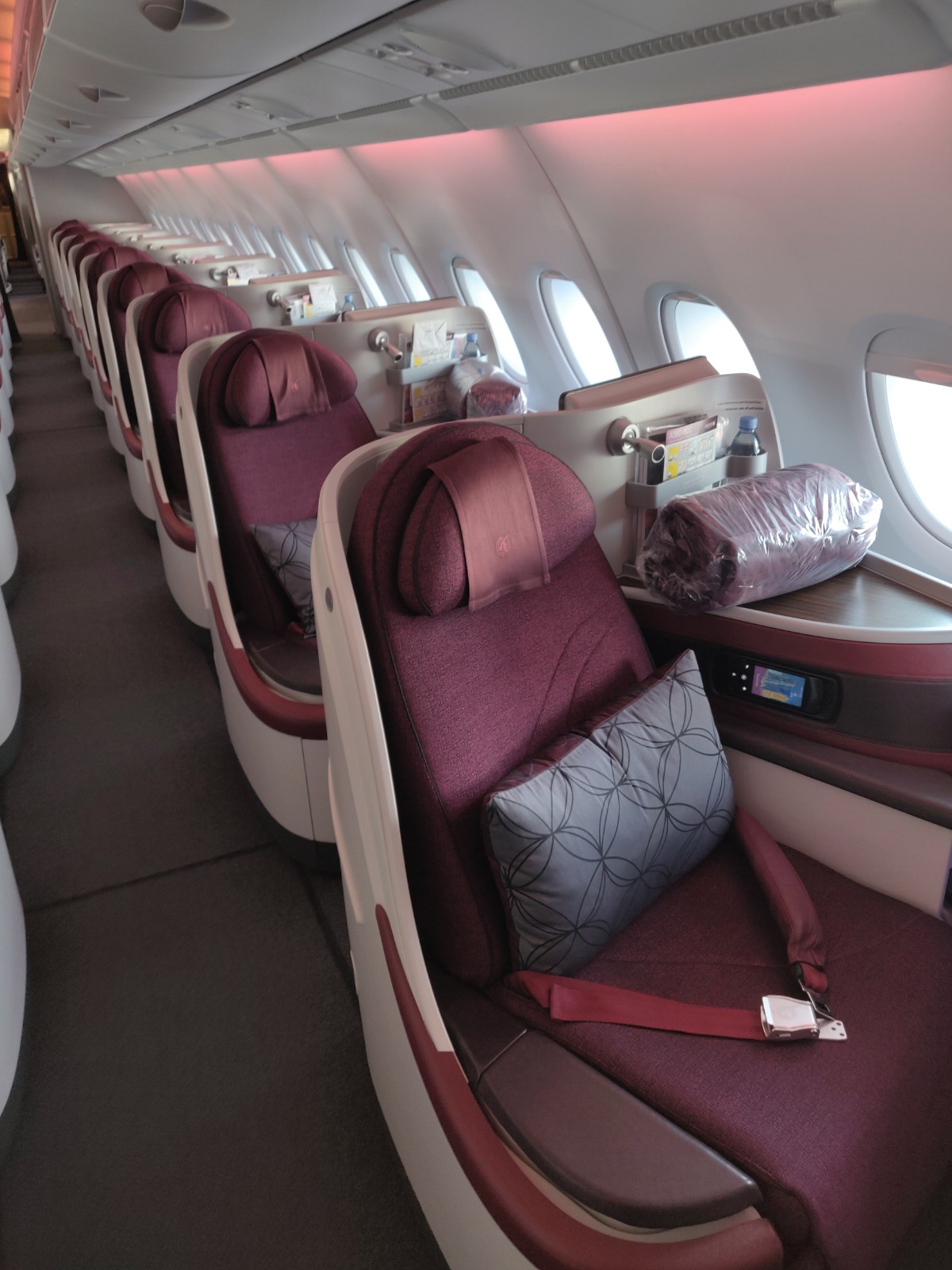 An amazing Qatar flight, an awful QSuites flight, Manchester security ...