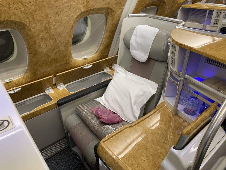 Emirates A380 business class review Amsterdam to Dubai - blingy but ...