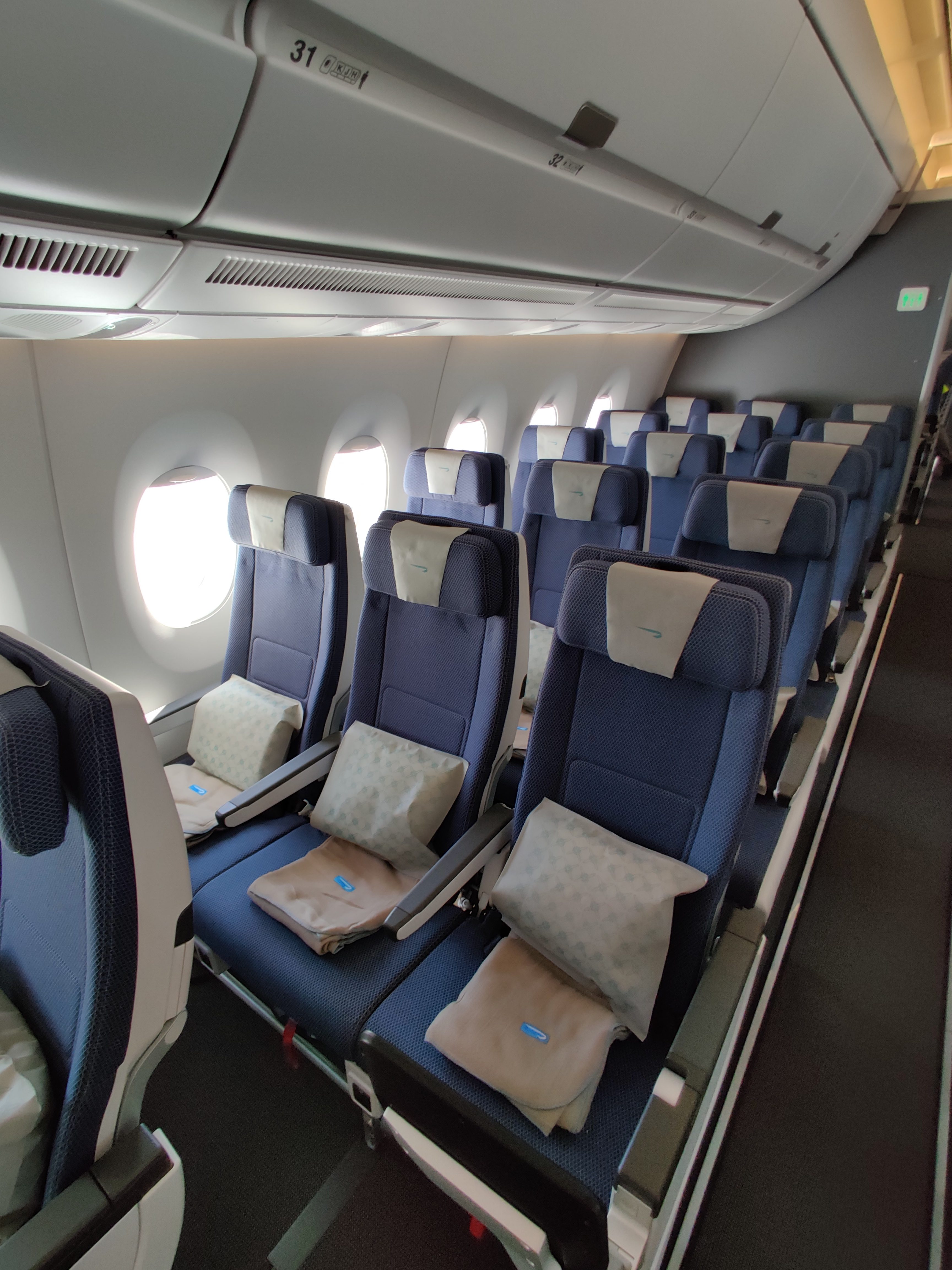 It's finally here - a first look at British Airways A350 with new Club ...