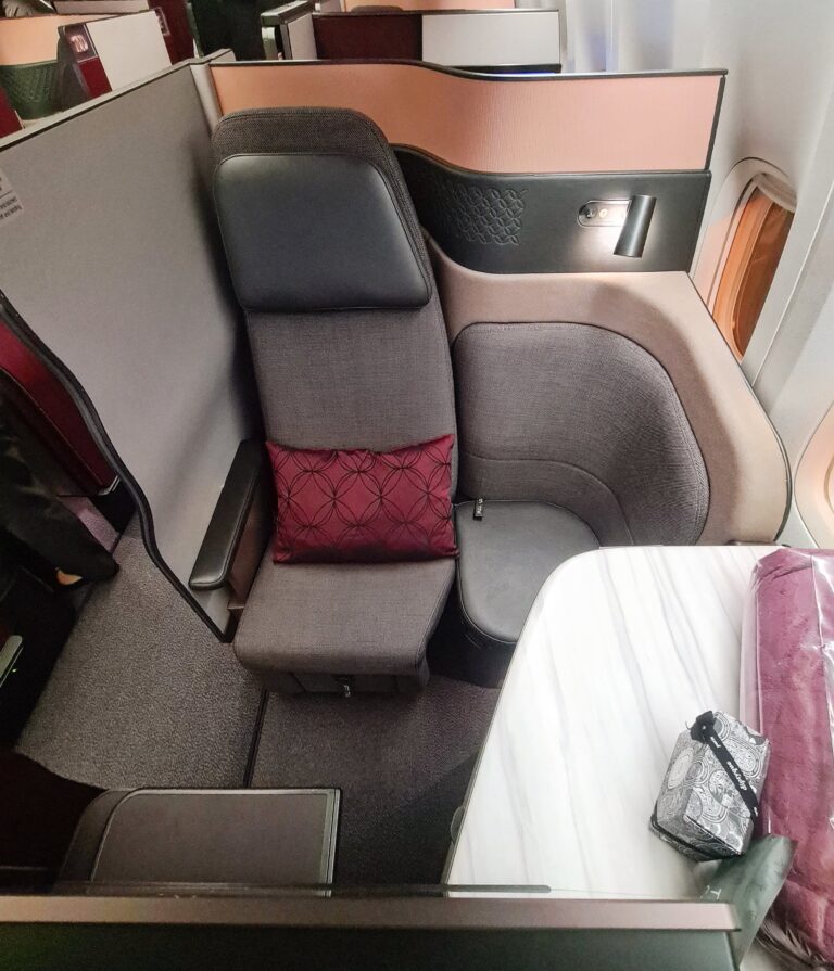 British Airways First class versus Qatar Business class QSuite ...