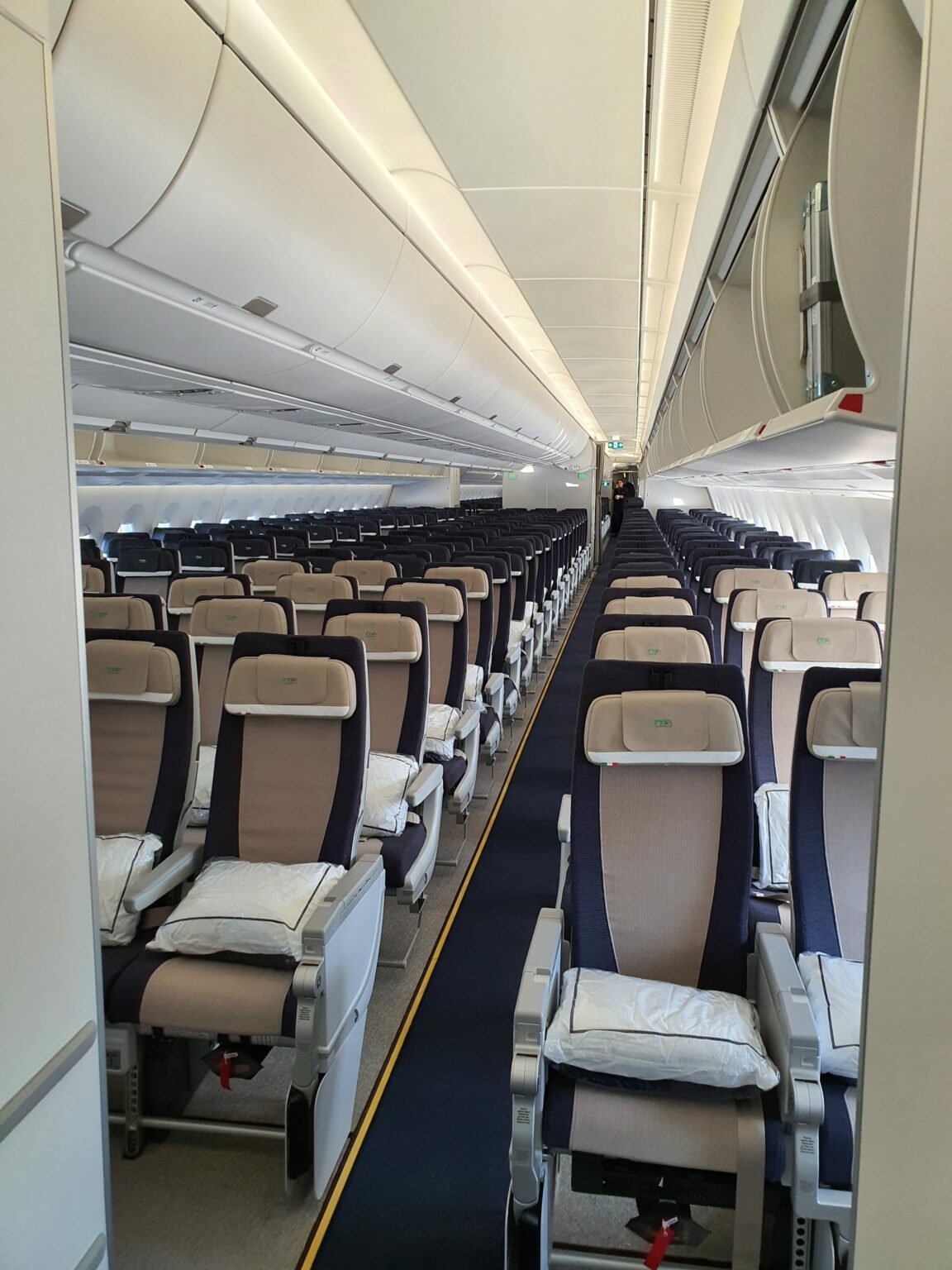 ITA Airways (Alitalia 2.0) A350 Maiden Flight Business Class Review