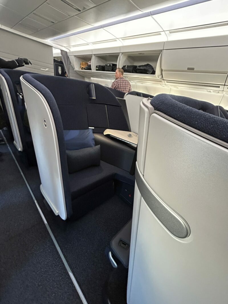 REVIEW: Finnair A350 New Air Lounge Business Class Seat On Short Haul ...