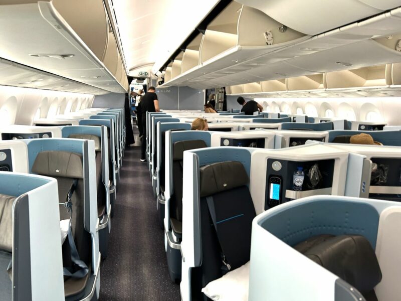 REVIEW: Great value new KLM B787-10 business class to Dubai - part two ...