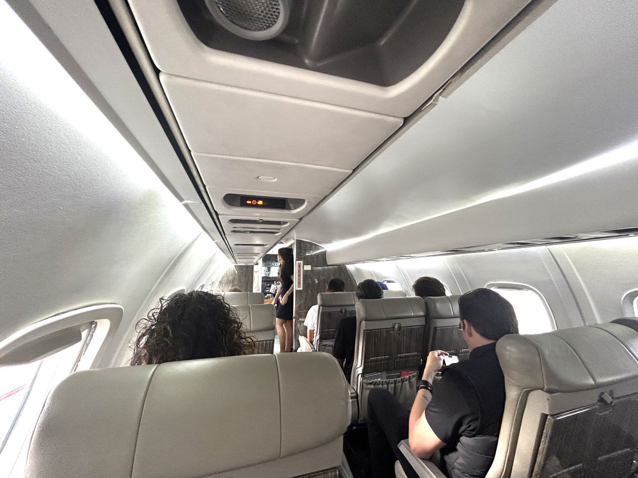 REVIEW: Flying a semi private jet for $149 with JSX LAX to Las Vegas -  Turning left for less