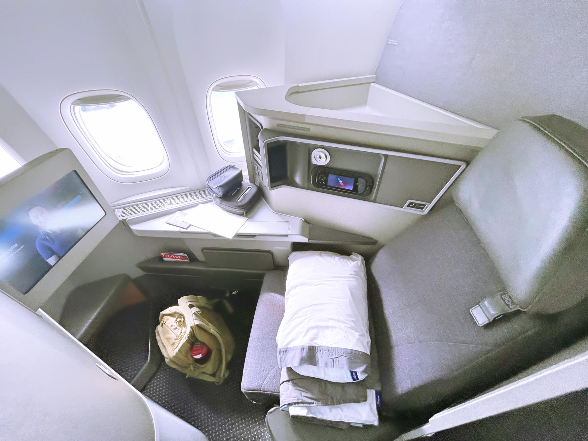 emirates 777 200 business class