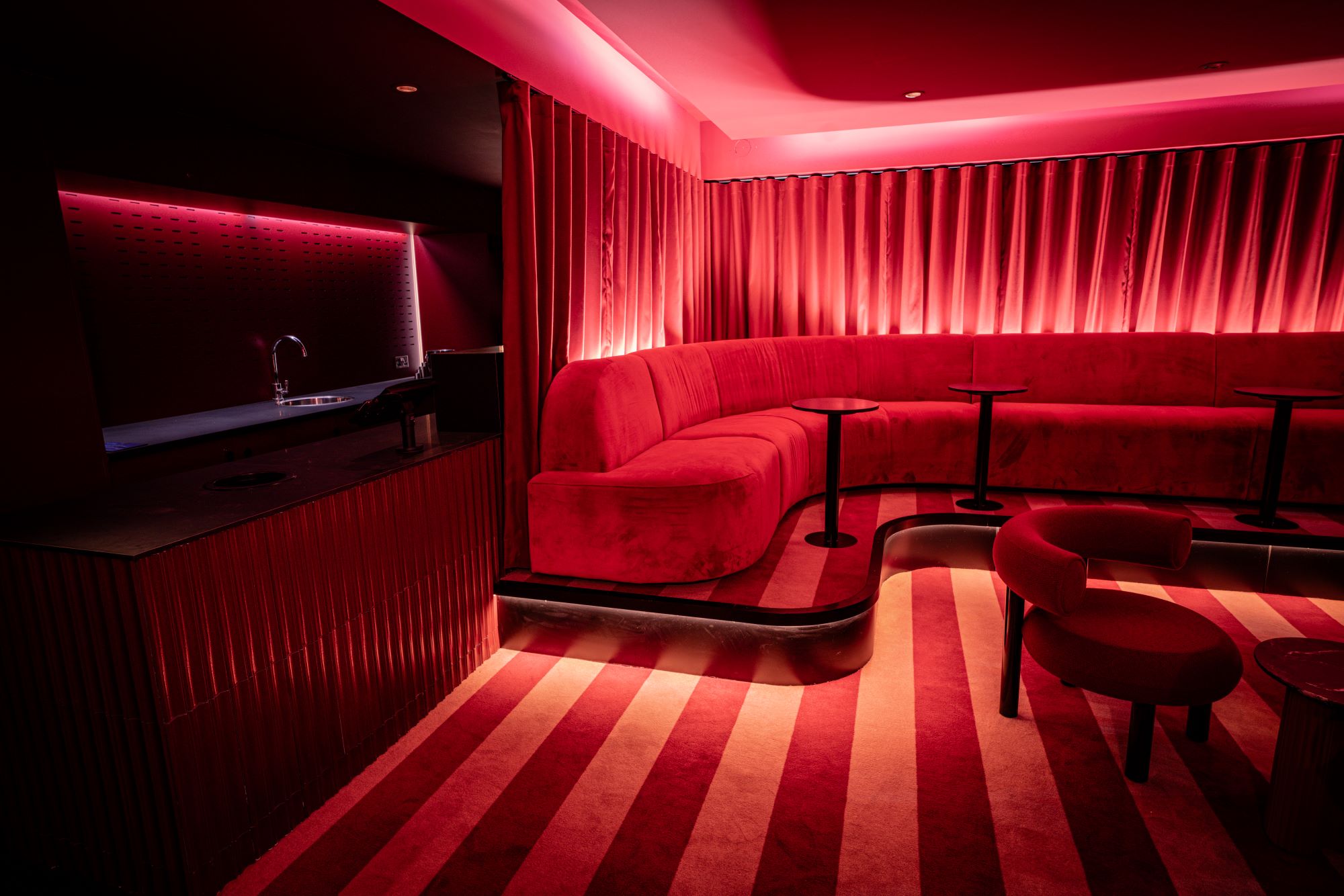 First look at Virgin’s newly refurbished Red Room at the O2 Arena – what can you expect when you redeem Virgin Points for concerts?